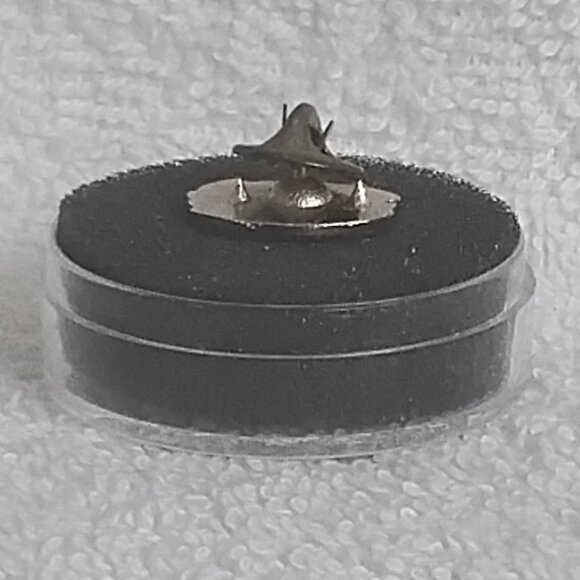 British Columbia Metal & Enamel Pin!! - Picture 2 of 2